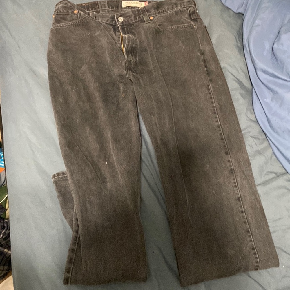 I am selling Levi’s 550 denim. the size is 38x38. feel free to offer a price.